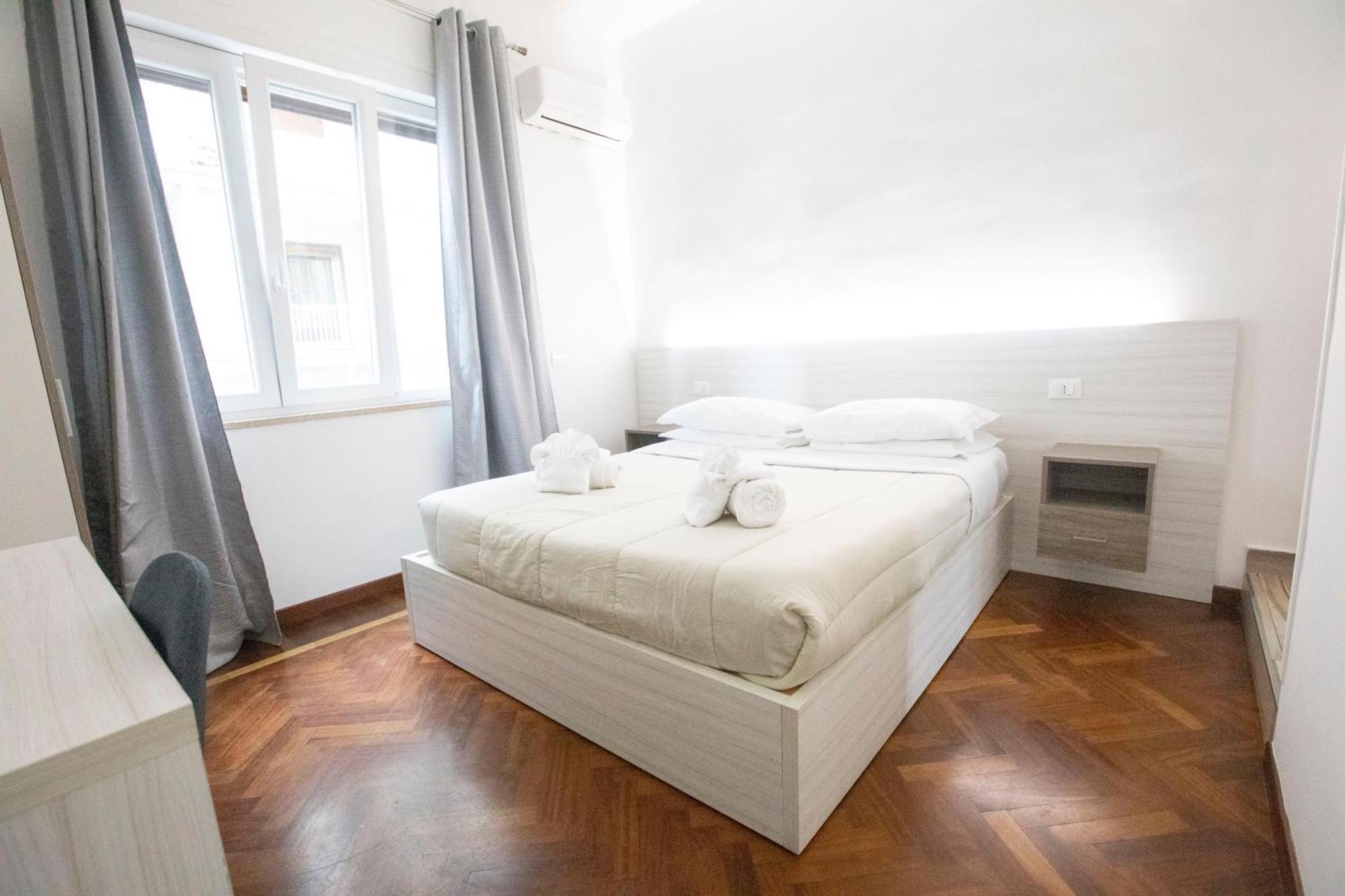 Hall Inn B&B In Napoli Dış mekan fotoğraf