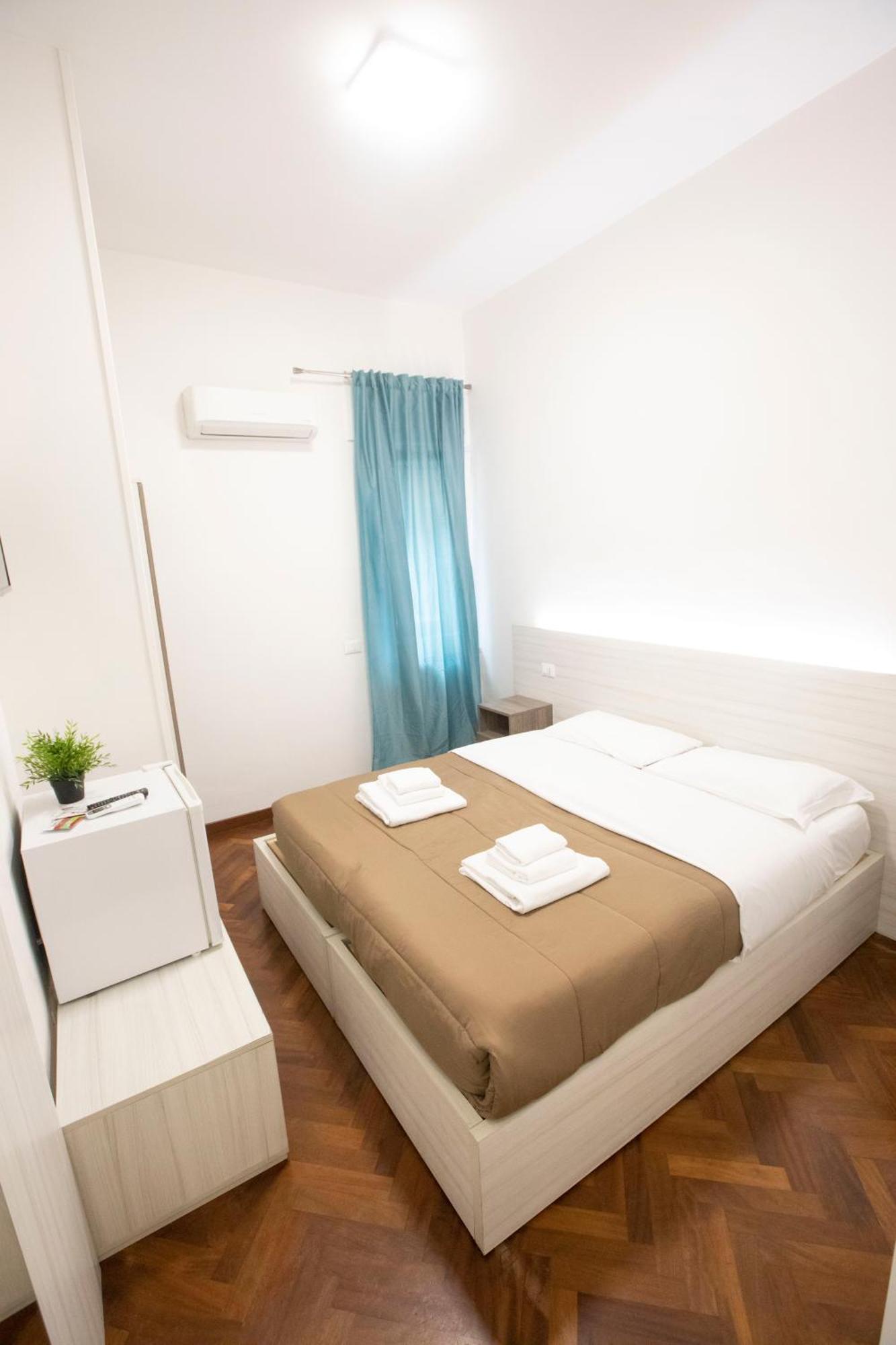 Hall Inn B&B In Napoli Dış mekan fotoğraf