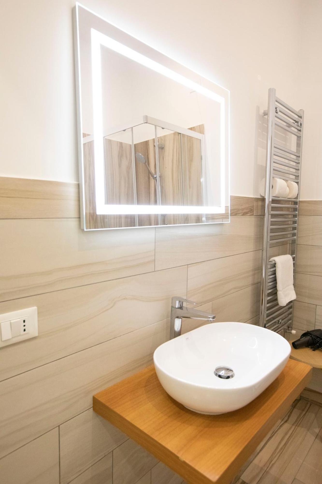 Hall Inn B&B In Napoli Dış mekan fotoğraf