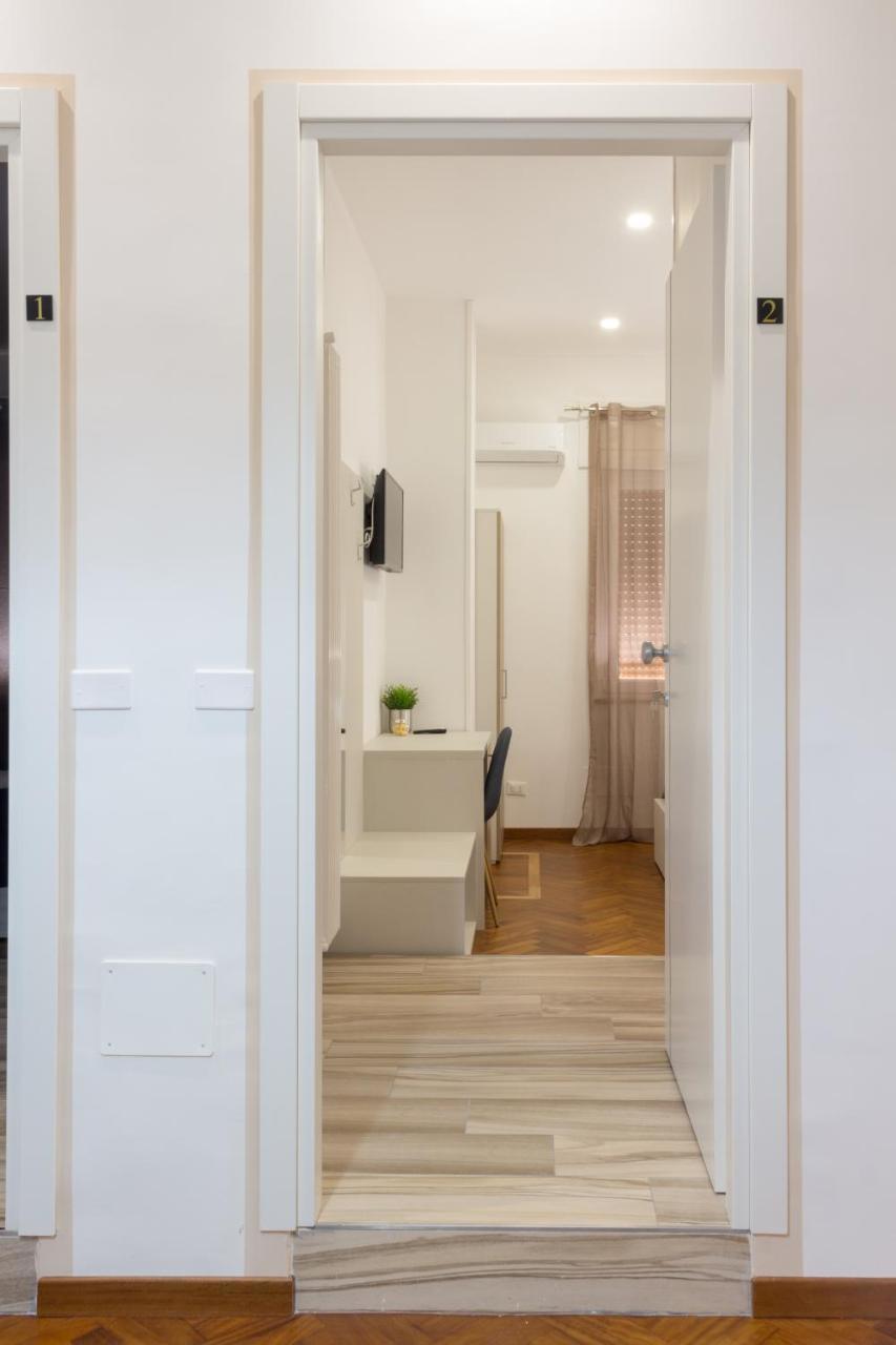 Hall Inn B&B In Napoli Dış mekan fotoğraf