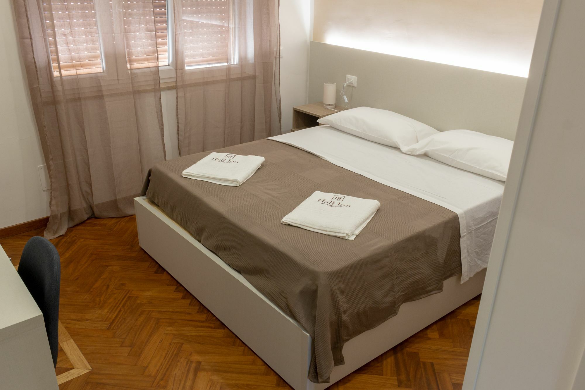 Hall Inn B&B In Napoli Dış mekan fotoğraf
